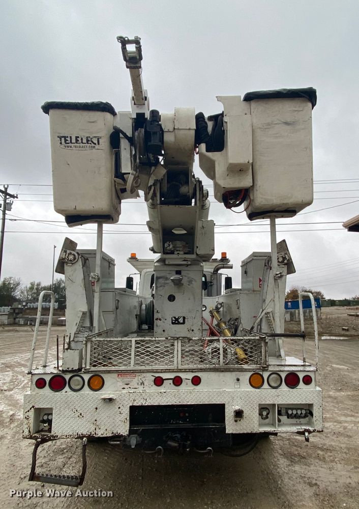 image for item HA9670 2005 International 7500  bucket truck
