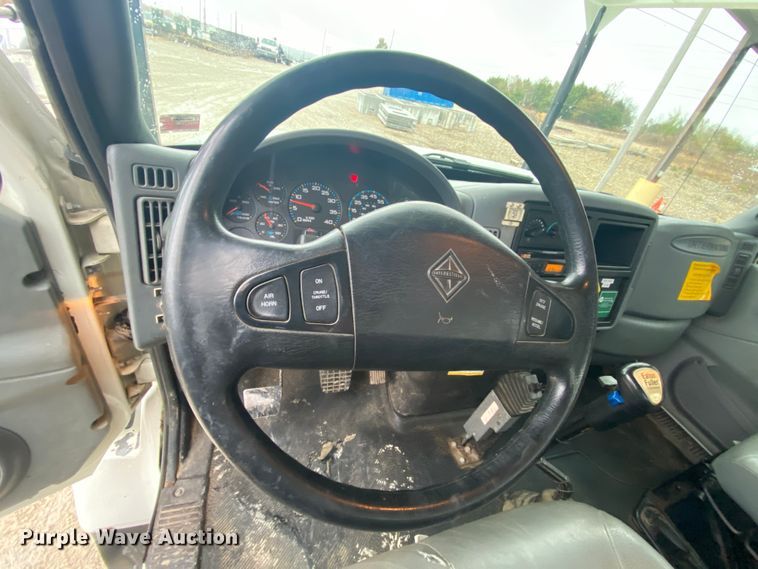 image for item HA9670 2005 International 7500  bucket truck