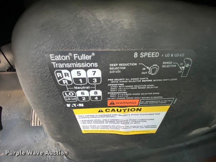 image for item HA9670 2005 International 7500  bucket truck