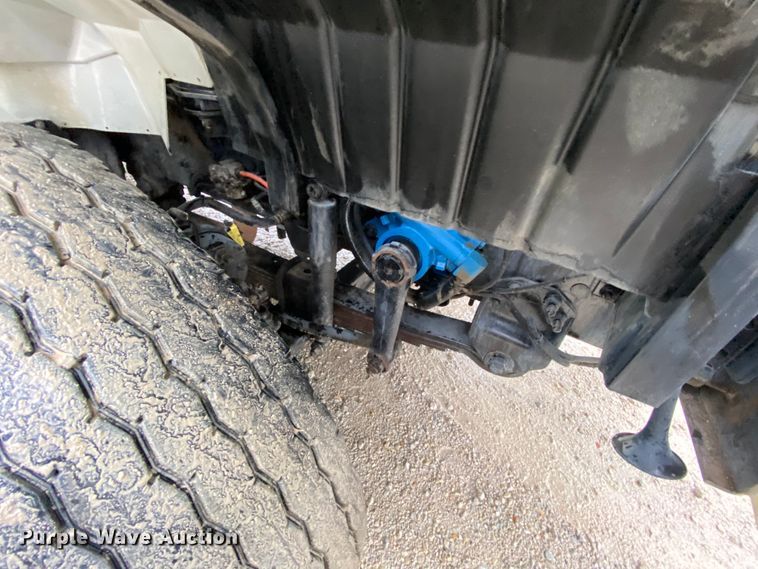 image for item HA9670 2005 International 7500  bucket truck