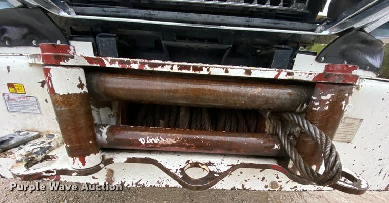 image for item HA9670 2005 International 7500  bucket truck