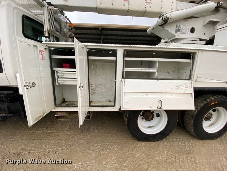 image for item HA9670 2005 International 7500  bucket truck