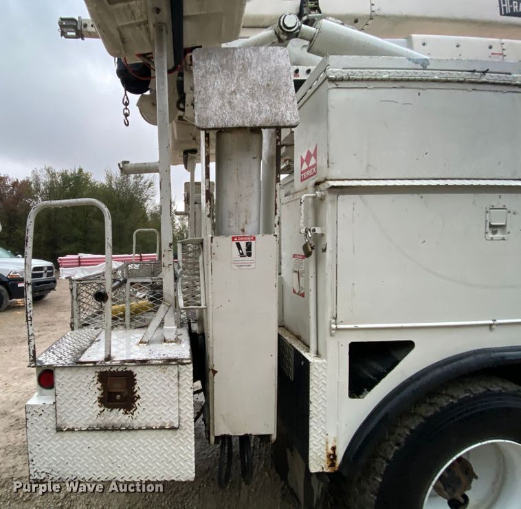 image for item HA9670 2005 International 7500  bucket truck