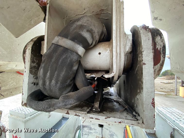 image for item HA9670 2005 International 7500  bucket truck