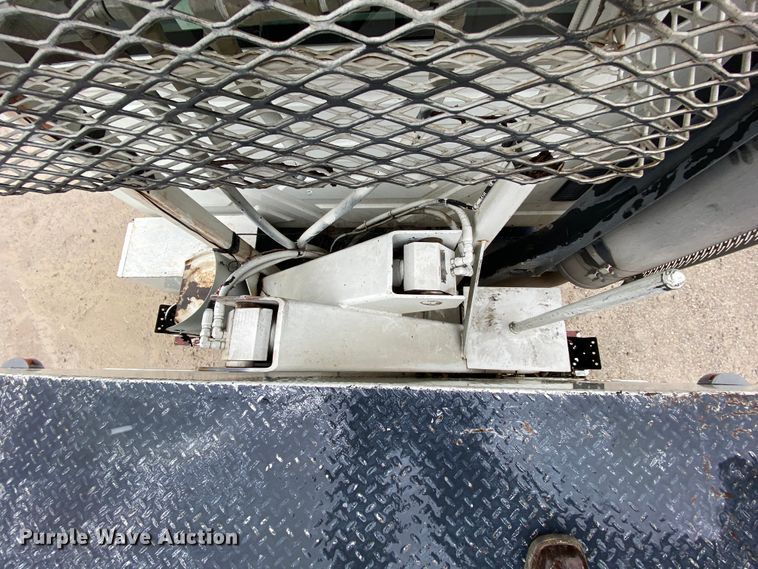 image for item HA9670 2005 International 7500  bucket truck