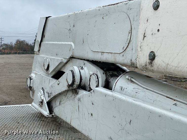 image for item HA9670 2005 International 7500  bucket truck