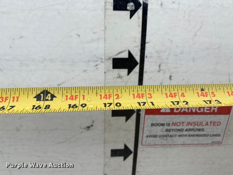 image for item HA9670 2005 International 7500  bucket truck