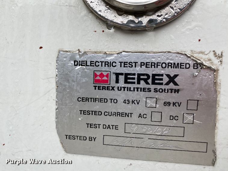 image for item HA9670 2005 International 7500  bucket truck