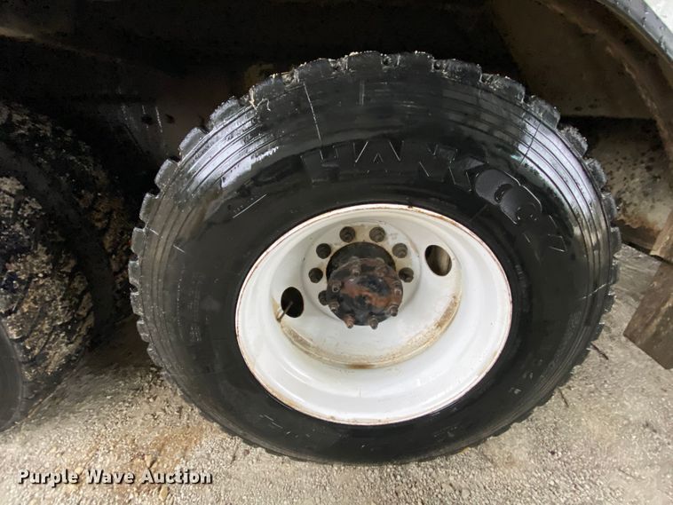 image for item HA9670 2005 International 7500  bucket truck