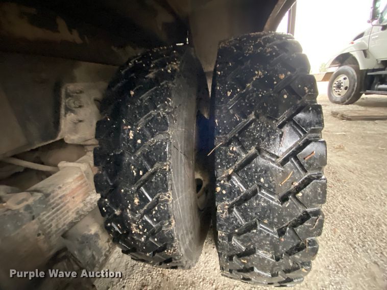 image for item HA9670 2005 International 7500  bucket truck