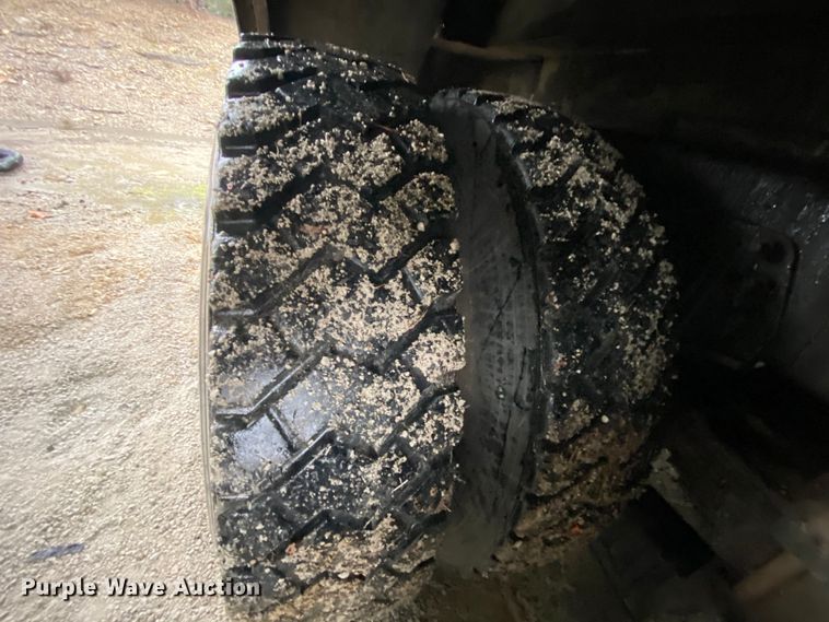 image for item HA9670 2005 International 7500  bucket truck