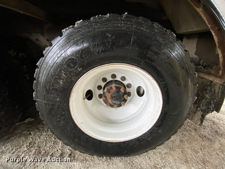 image for item HA9670 2005 International 7500  bucket truck