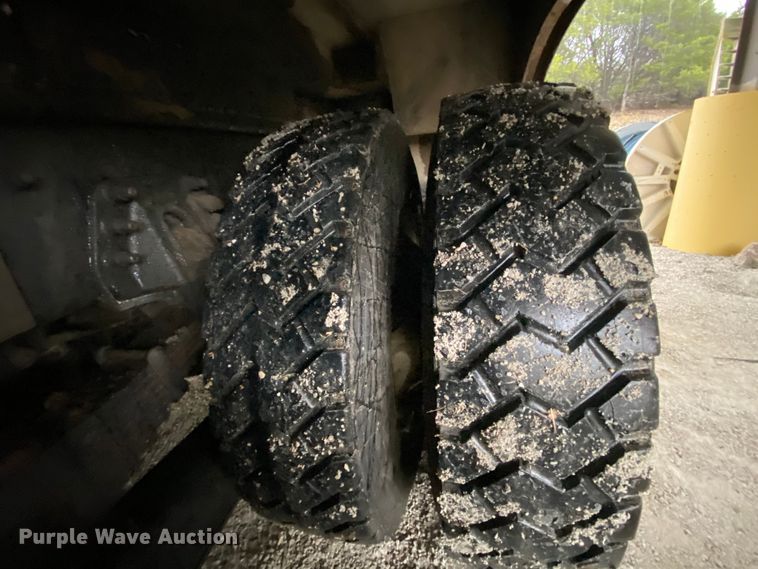 image for item HA9670 2005 International 7500  bucket truck