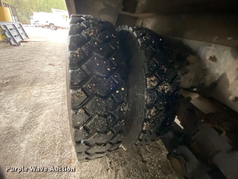 image for item HA9670 2005 International 7500  bucket truck