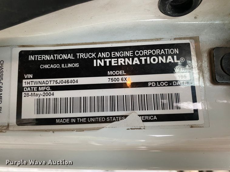 image for item HA9670 2005 International 7500  bucket truck