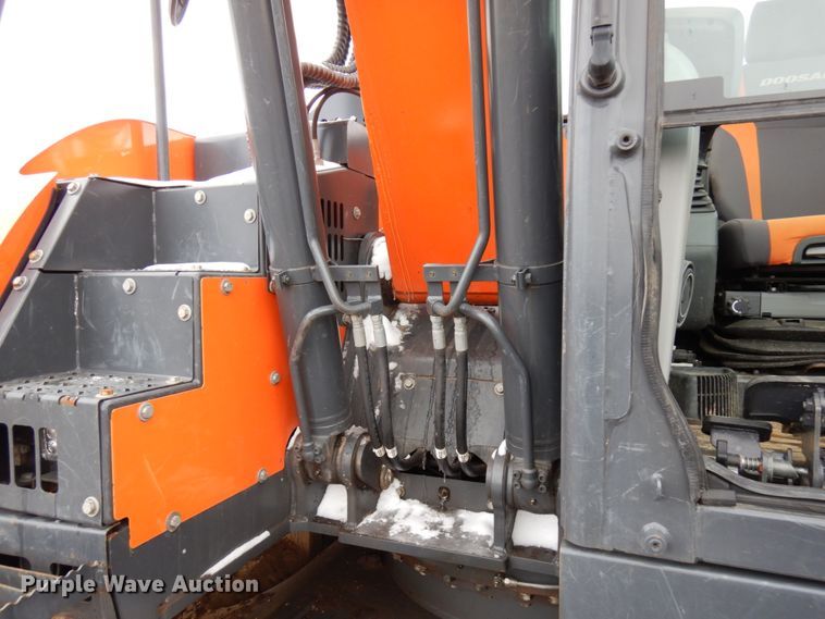 image for item HD9122 2014 Doosan DX140LCR  excavator