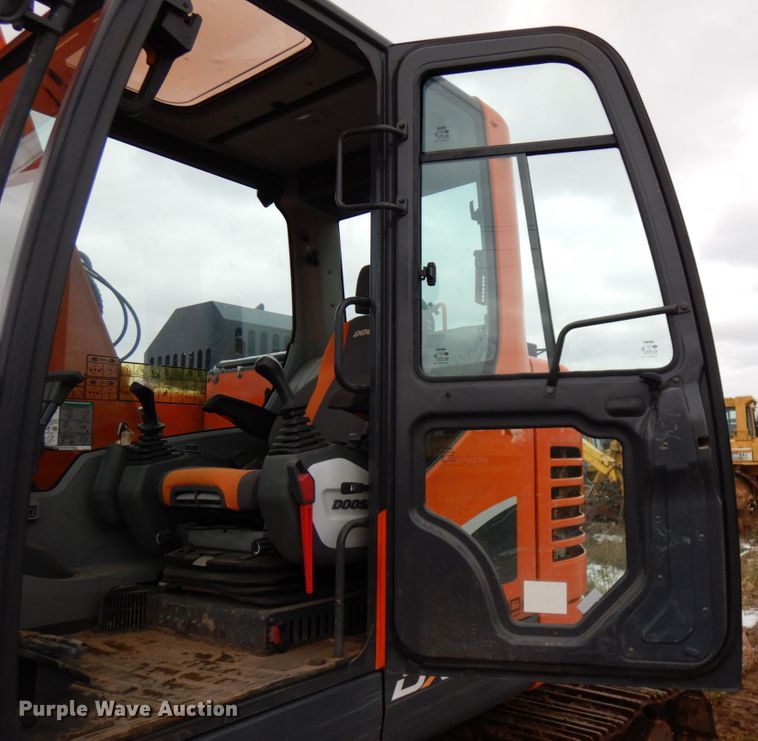 image for item HD9122 2014 Doosan DX140LCR  excavator