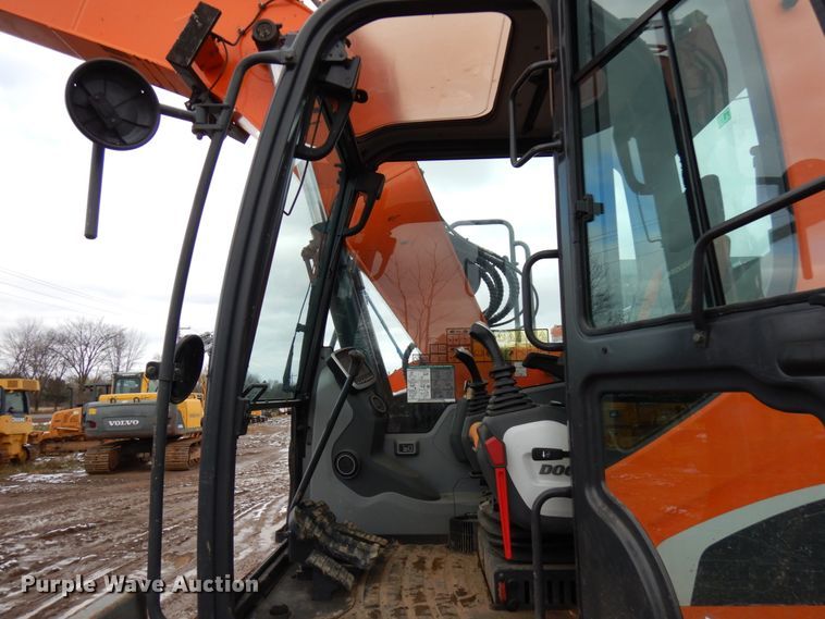 image for item HD9122 2014 Doosan DX140LCR  excavator