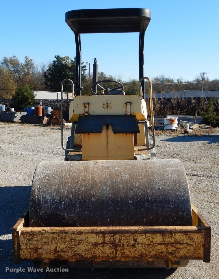 image for item HF9052 1995 Bomag BW142D-2  vibratory single drum roller