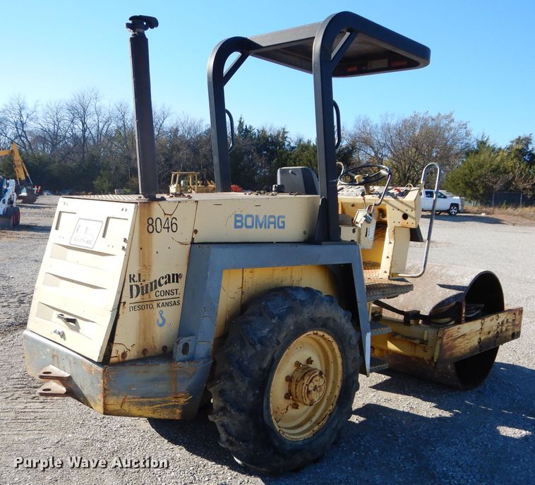 image for item HF9052 1995 Bomag BW142D-2  vibratory single drum roller