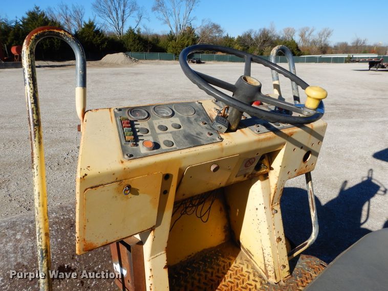 image for item HF9052 1995 Bomag BW142D-2  vibratory single drum roller