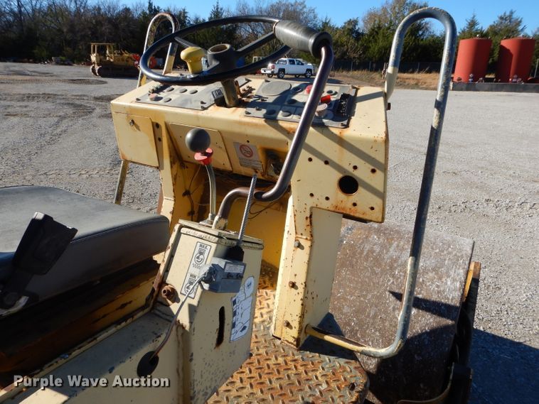 image for item HF9052 1995 Bomag BW142D-2  vibratory single drum roller