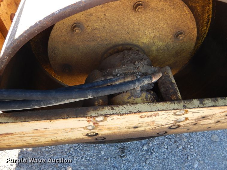 image for item HF9052 1995 Bomag BW142D-2  vibratory single drum roller