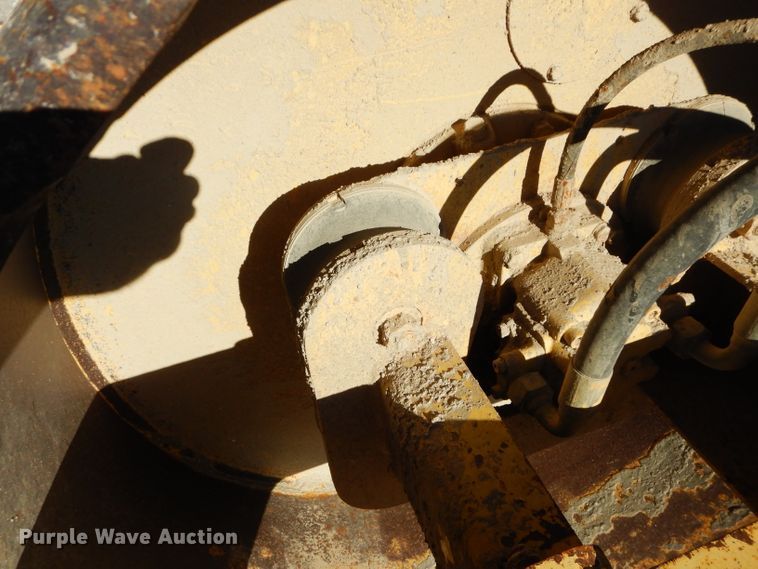 image for item HF9052 1995 Bomag BW142D-2  vibratory single drum roller