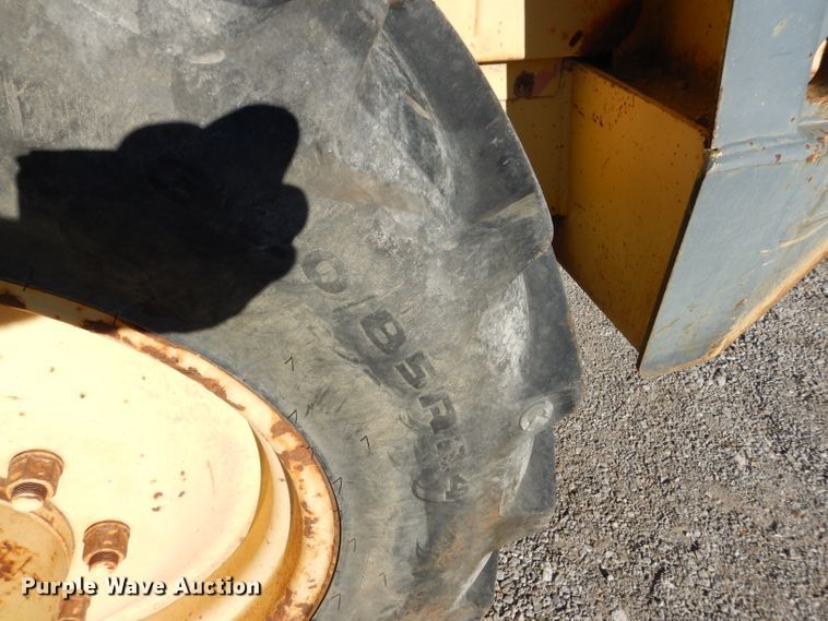 image for item HF9052 1995 Bomag BW142D-2  vibratory single drum roller