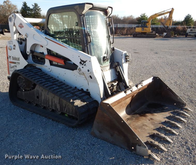 image for item HF9055 2015 Bobcat T750  tracked skid steer loader