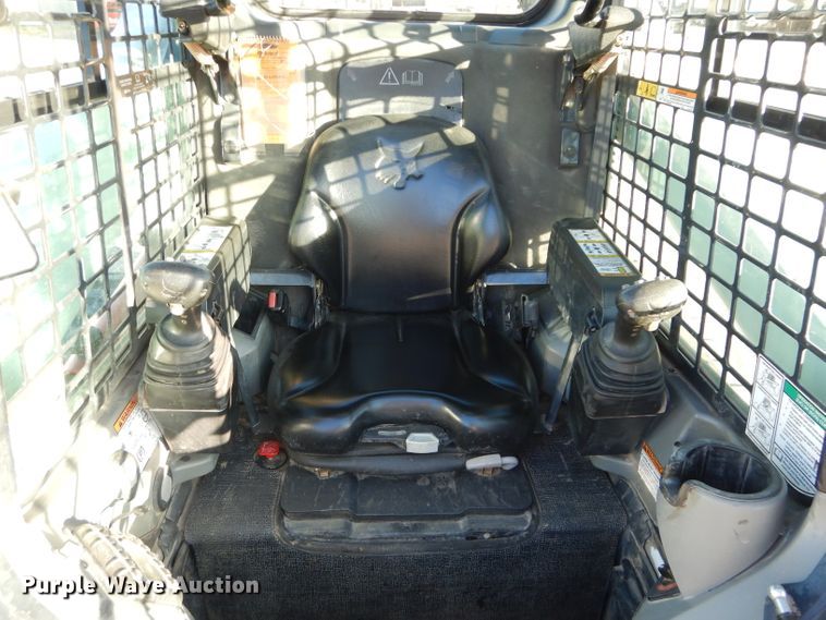 image for item HF9055 2015 Bobcat T750  tracked skid steer loader