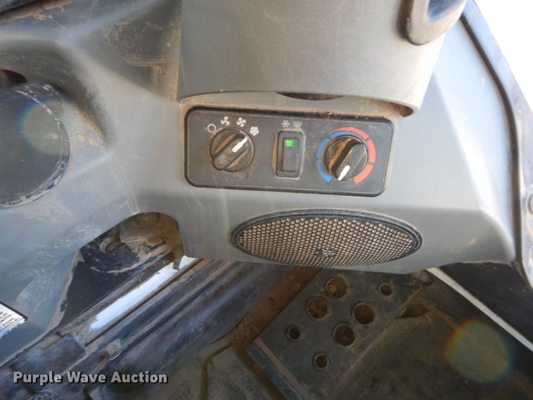 image for item HF9055 2015 Bobcat T750  tracked skid steer loader