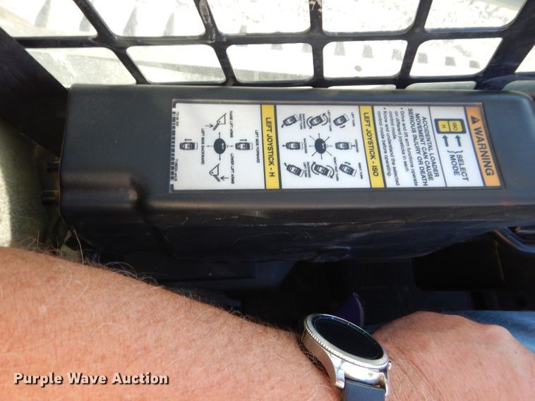 image for item HF9055 2015 Bobcat T750  tracked skid steer loader