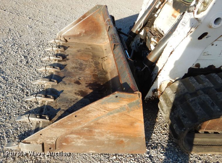 image for item HF9055 2015 Bobcat T750  tracked skid steer loader