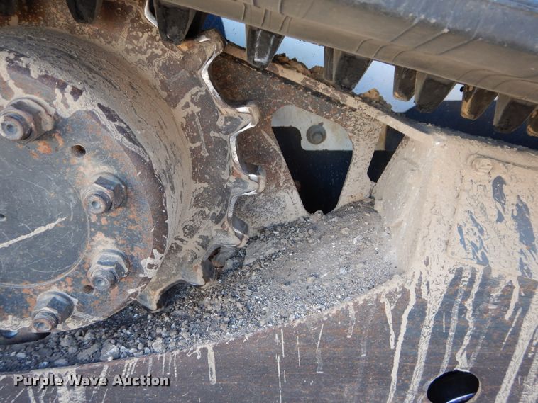 image for item HF9055 2015 Bobcat T750  tracked skid steer loader