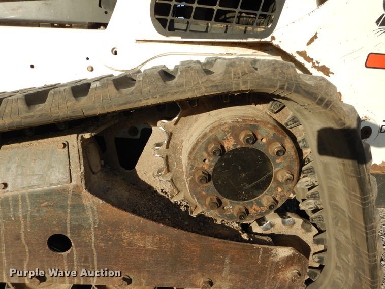 image for item HF9055 2015 Bobcat T750  tracked skid steer loader