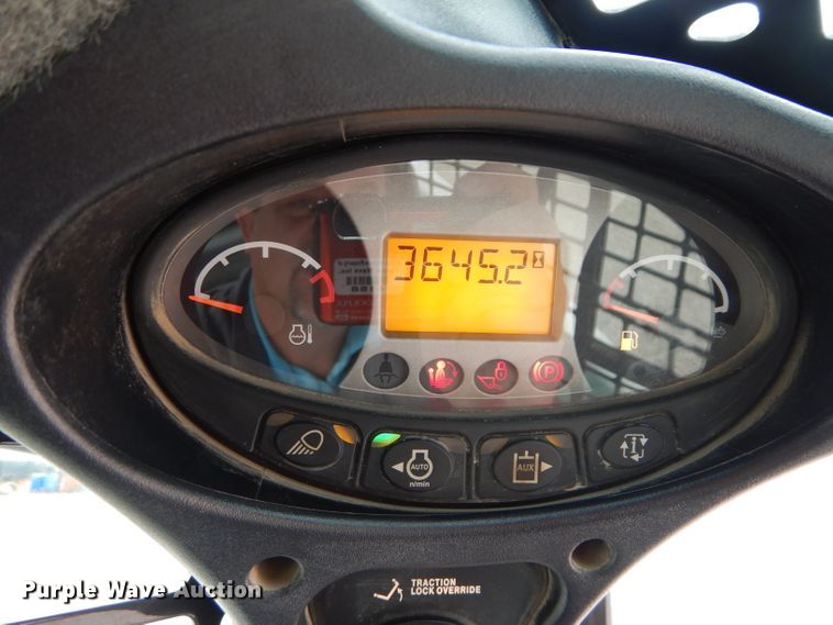 image for item HF9056 2015 Bobcat S650  skid steer loader