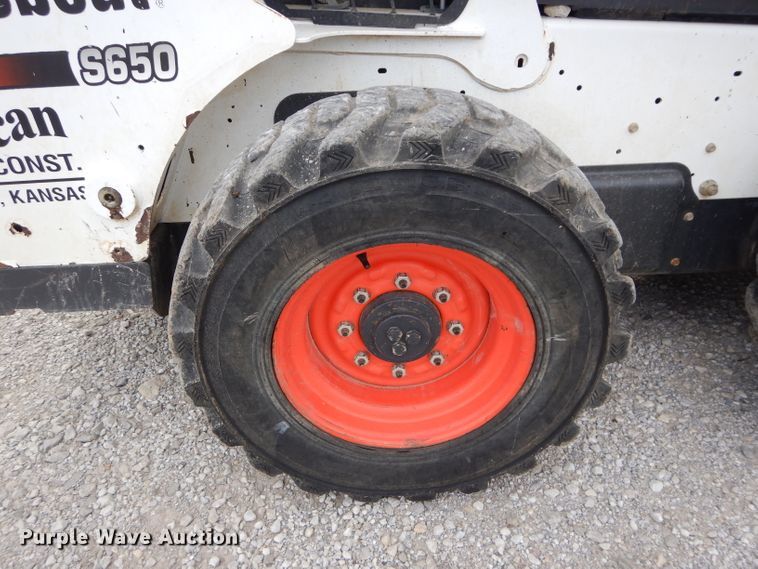 image for item HF9056 2015 Bobcat S650  skid steer loader