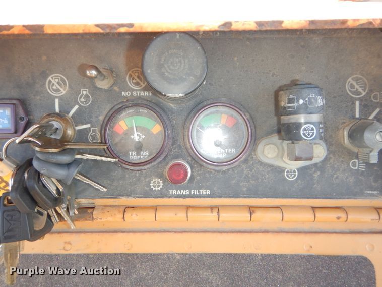 image for item HF9057 1998 Case 550G  dozer