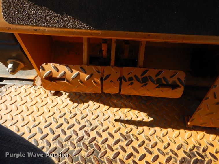 image for item HF9057 1998 Case 550G  dozer