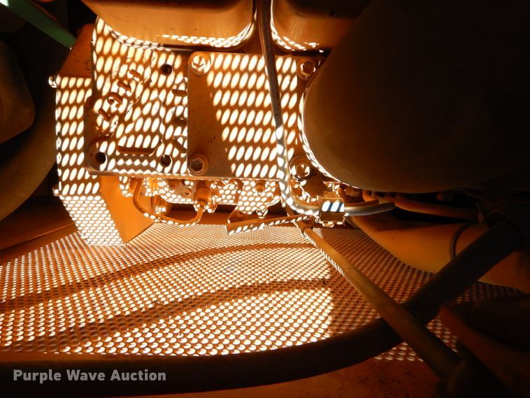 image for item HF9057 1998 Case 550G  dozer