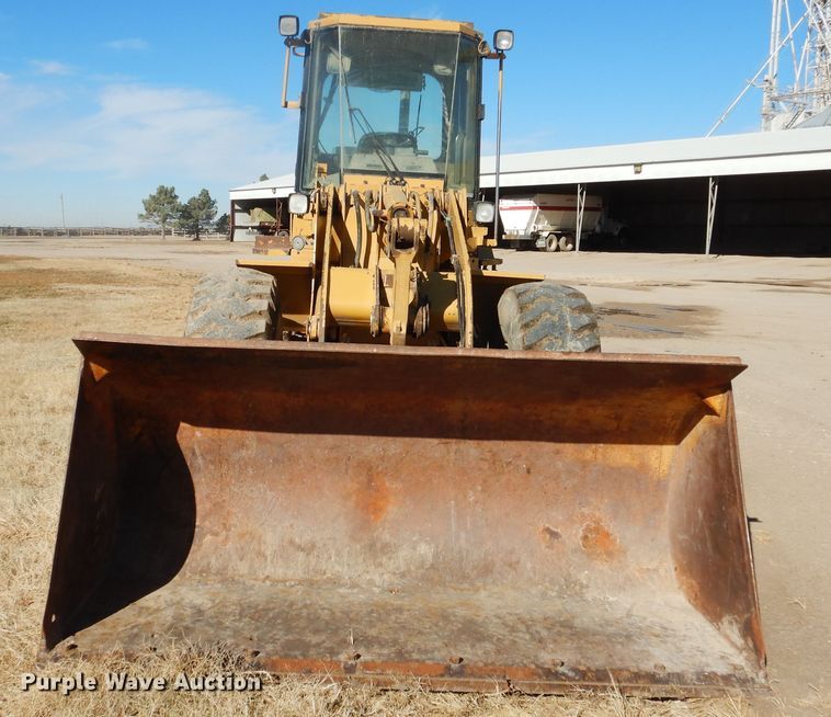image for item HL9518 1999 Caterpillar 924F  wheel loader