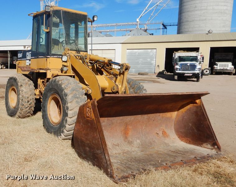 image for item HL9518 1999 Caterpillar 924F  wheel loader