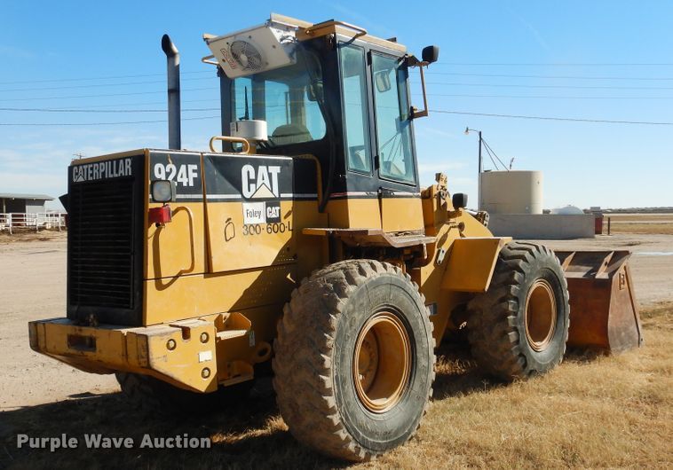 image for item HL9518 1999 Caterpillar 924F  wheel loader
