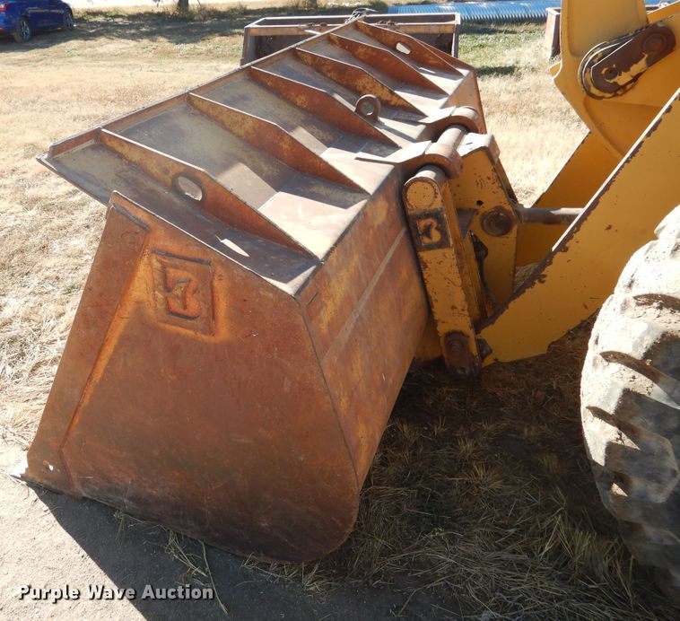 image for item HL9518 1999 Caterpillar 924F  wheel loader