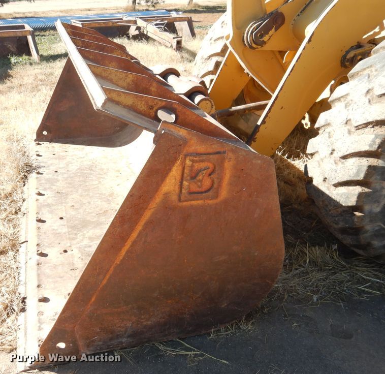 image for item HL9518 1999 Caterpillar 924F  wheel loader