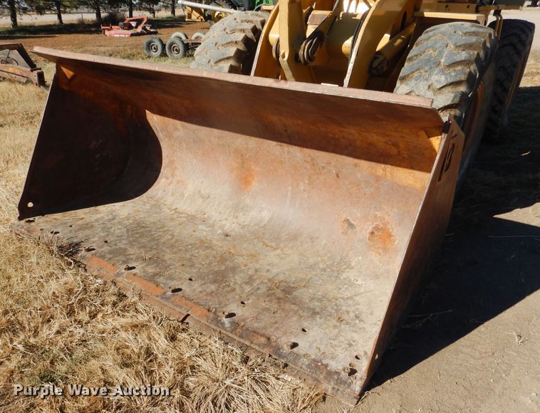 image for item HL9518 1999 Caterpillar 924F  wheel loader