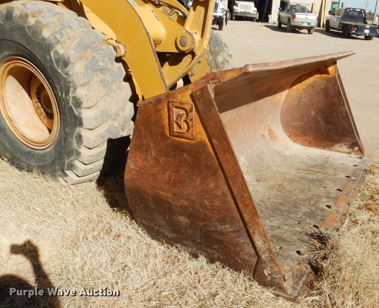 image for item HL9518 1999 Caterpillar 924F  wheel loader