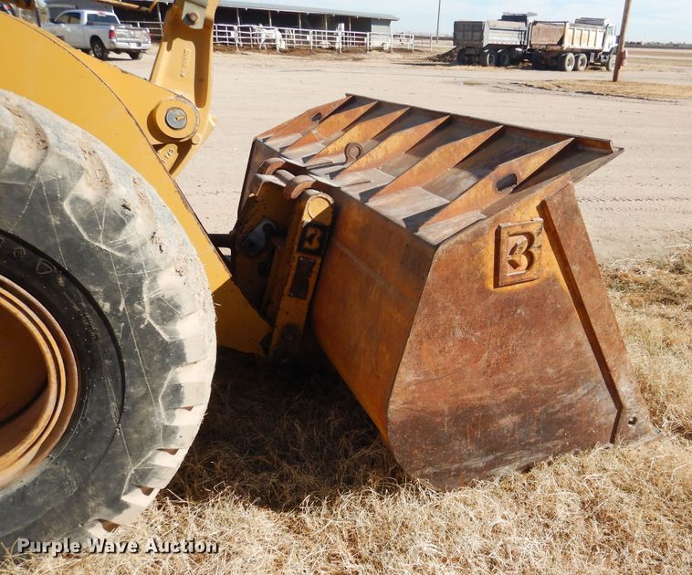 image for item HL9518 1999 Caterpillar 924F  wheel loader