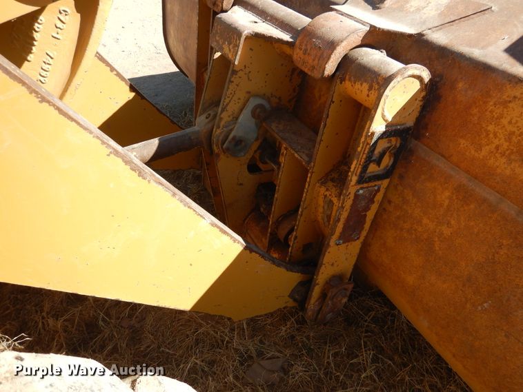image for item HL9518 1999 Caterpillar 924F  wheel loader